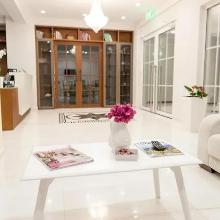 מלון Villa Kalcuni Sarande סרנדה
